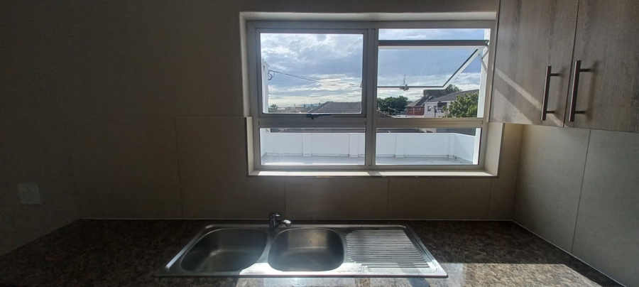 To Let 3 Bedroom Property for Rent in Surrey Estate Western Cape
